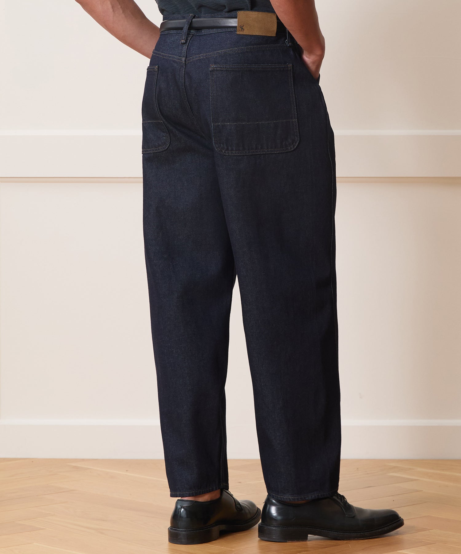Relaxed Barrel Jean in Indigo Rinse