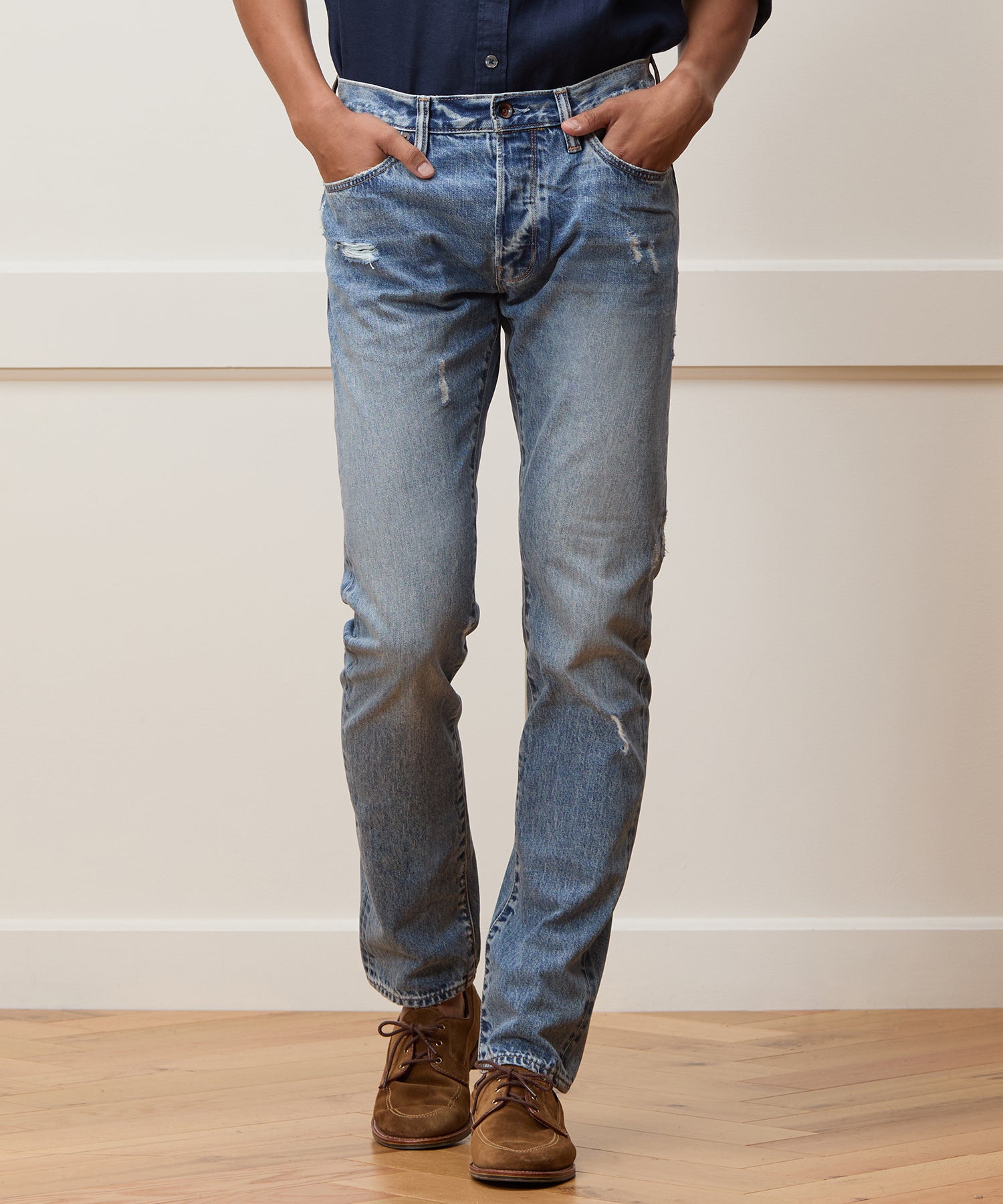 Slim Selvedge Jean in Distressed Wash